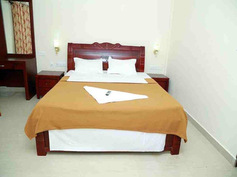 ホテルThachaparambil Residency Alappuzha エクステリア 写真